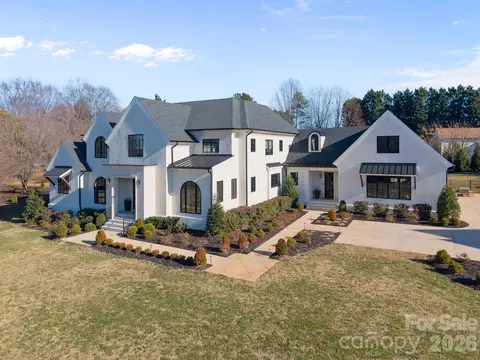Exterior - 20320 Havenview Dr, Cornelius, NC 28031 photo 2 of 6