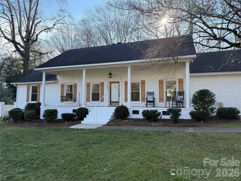 200 Belwood Dr, Belmont, NC 28012