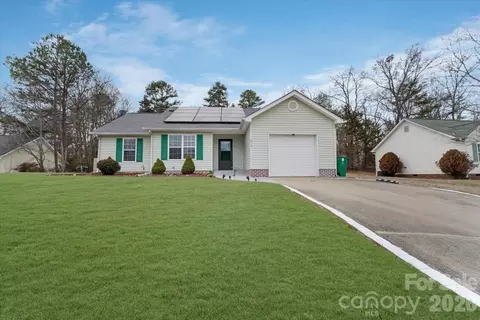 1914 Sloan Dr, Charlotte, NC 28208