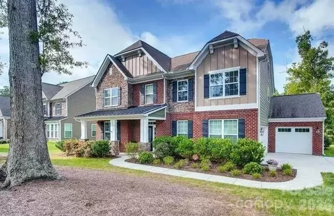 2404 Hamlet Ct, Matthews, NC 28105