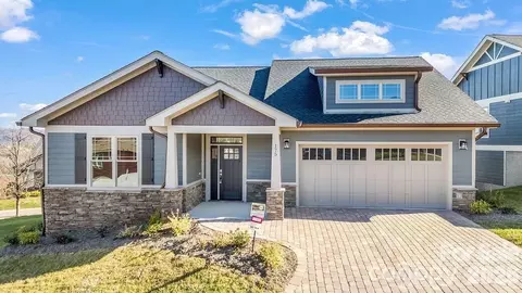 182 Waightstill Dr, Arden, NC 28704