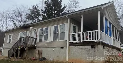 5 Loop Rd, Candler, NC 28715
