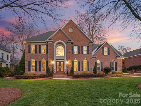 7408 Willesden Ln, Charlotte, NC 28277