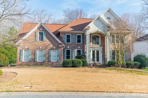 3306 Savannah Hills Dr, Matthews, NC 28105