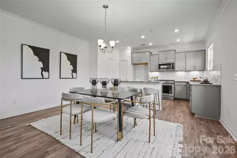 5812 Stewarts Landing Rd, Charlotte, NC 28215