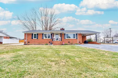 402 N Cherry St, Cherryville, NC 28021