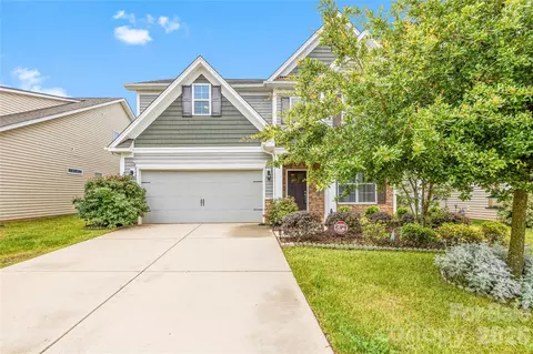 8813 Douglas Palace Ct, Charlotte, NC 28278