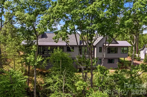 162 Riverbend Forest Dr, Asheville, NC 28805