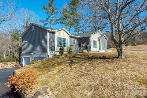 243 Scenic Ridge Dr, Hendersonville, NC 28792