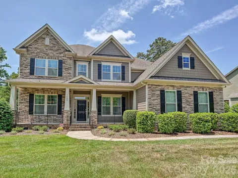 1209 Vickery Dr, Matthews, NC 28104