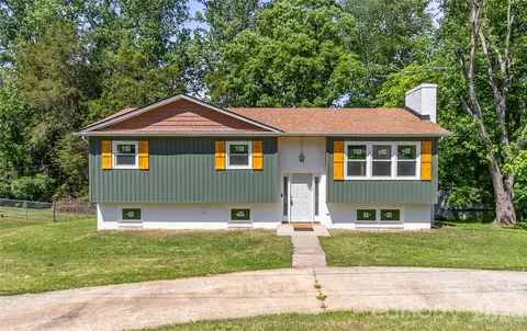 2474 Cedar Valley Dr, Conover, NC 28613