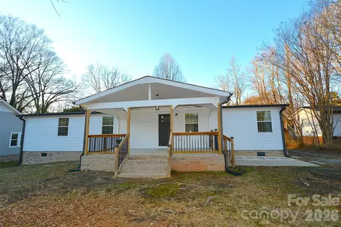 5000 Forestmont Dr, Matthews, NC 28105