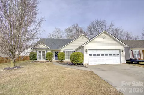 365 Running Briar Rd, Fletcher, NC 28732
