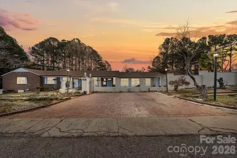 444 Craven St, Star, NC 27356