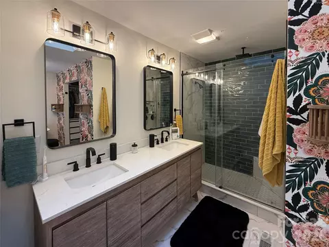 Bath - 550 S River Rd, Tryon, NC 28782 photo 1 of 5