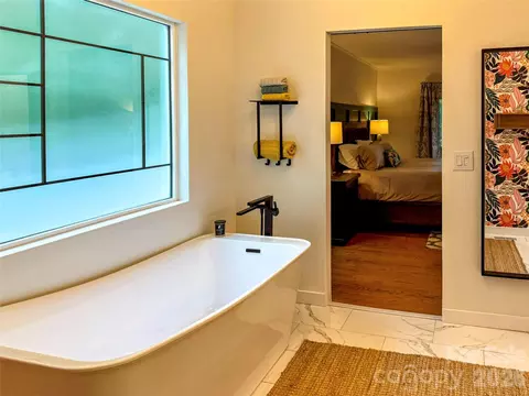 Bath - 550 S River Rd, Tryon, NC 28782 photo 2 of 5