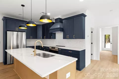 1800 Vinton St, Charlotte, NC 28216