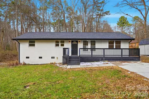 704 W Border St, Dallas, NC 28034