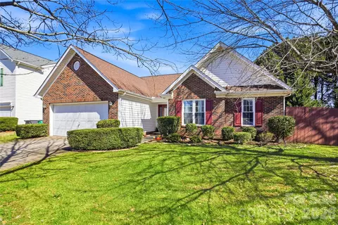 8812 Norway Ct, Charlotte, NC 28269