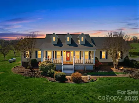 2877 Cabin Creek Dr, Catawba, NC 28609