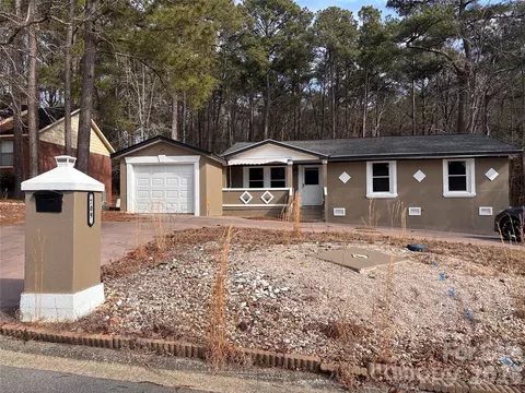 709 Meadowlake Dr, Columbia, SC 29203