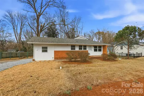 4401 Somerdale Ln, Charlotte, NC 28205