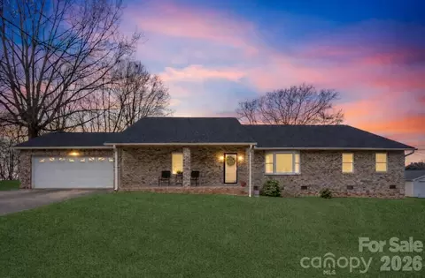 1304 Cambridge Dr, Shelby, NC 28152