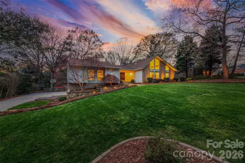 4631 Carmel Valley Rd, Charlotte, NC 28226