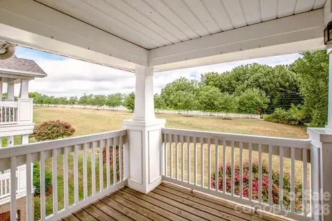 17151 Doe Valley Ct, Cornelius, NC 28031 photo 6