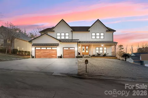 675 Reliance Ct, Tega Cay, SC 29708