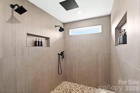 Bath - 675 Reliance Ct, Tega Cay, SC 29708 photo 7 of 10