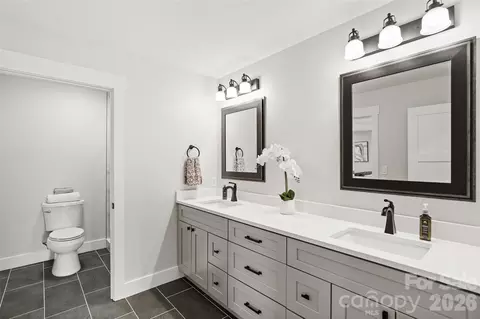 Bath - 675 Reliance Ct, Tega Cay, SC 29708 photo 2 of 10