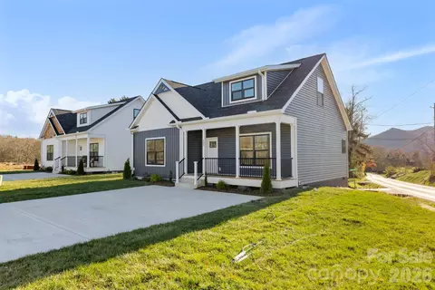 203 Southern Charm Rd, Arden, NC 28704