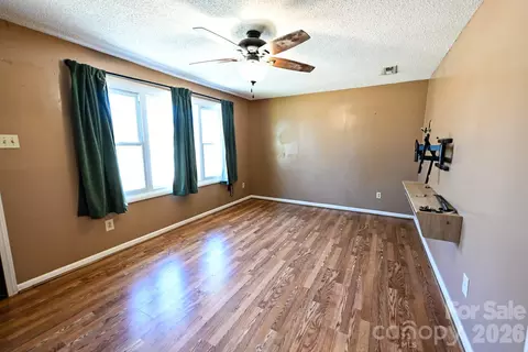 Living - 1113 Pecan St, Conover, NC 28613 photo 1 of 3