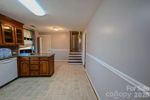 Entry Way - 1113 Pecan St, Conover, NC 28613 photo 1 of 2
