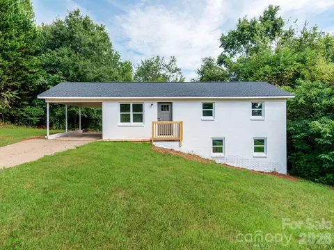 5404 Hope Rd, Vale, NC 28168