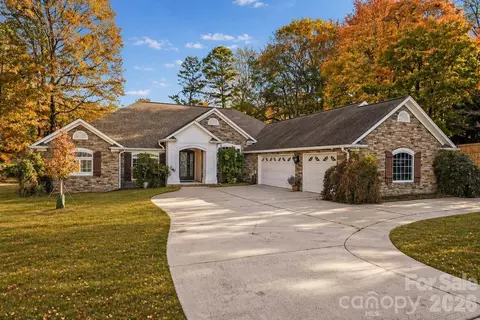 5329 Kuykendall Rd, Charlotte, NC 28270