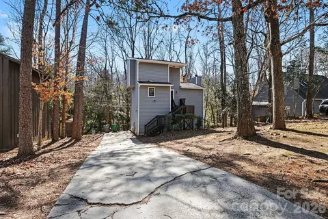 2312 Brook Canyon Dr, Charlotte, NC 28212