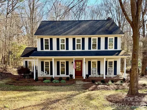 1049 Peachtree Ln, Fort Mill, SC 29715