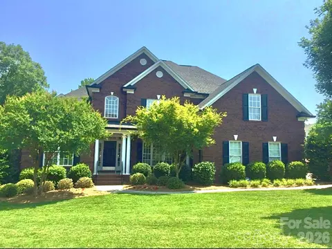 8933 Vickery Ln, Harrisburg, NC 28075
