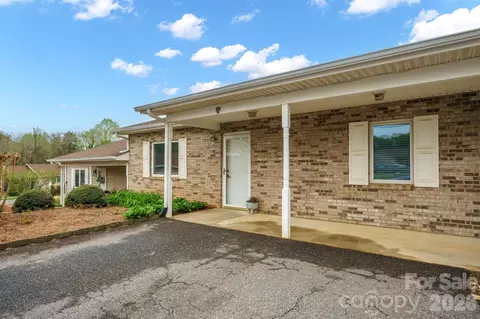 505 2nd Street Ne B2 Pl NE #B2, Conover, NC 28613