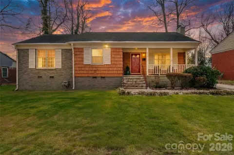 3728 Stonehaven Dr, Charlotte, NC 28215