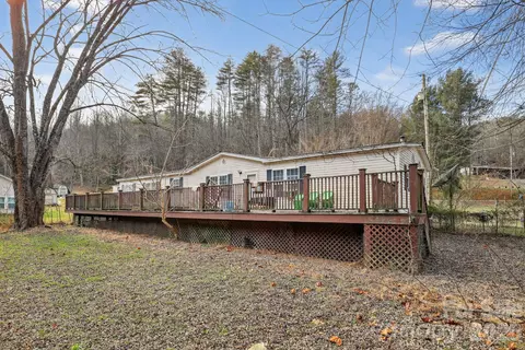 15 Wright Rd, Whittier, NC 28789