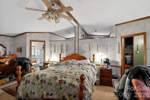 Bedroom - 15 Wright Rd, Whittier, NC 28789 photo 2 of 6