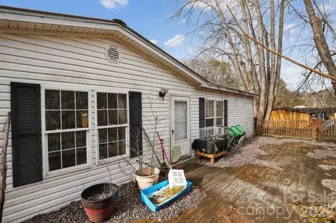 Exterior - 15 Wright Rd, Whittier, NC 28789 photo 2 of 3