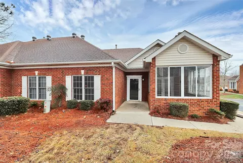 8684 Windsor Ridge Dr, Charlotte, NC 28277