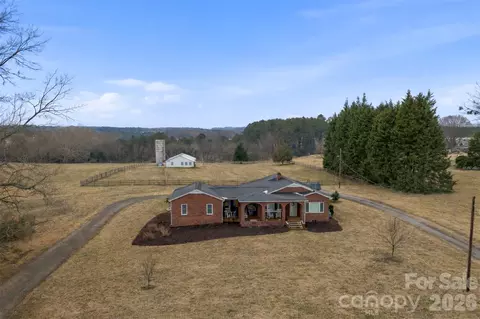 3485 Plateau Rd, Newton, NC 28658