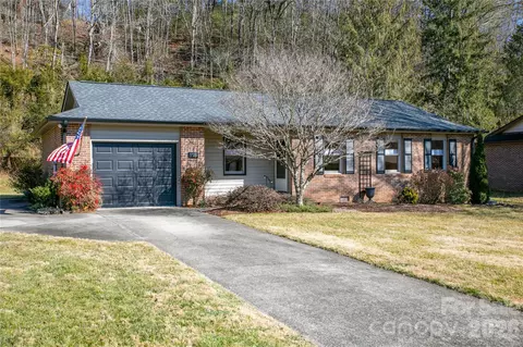 118 Resada Dr, Brevard, NC 28712