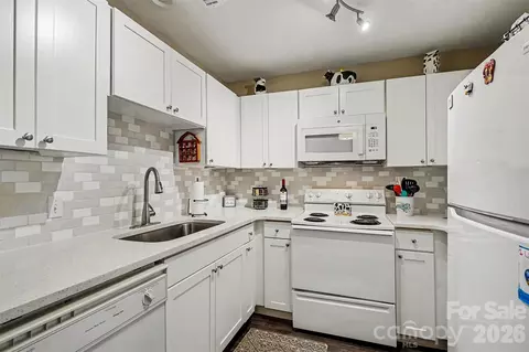 37 Hamiltons Harbor 613 Dr #613, Clover, SC 29710