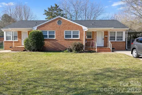 310 Hollis Rd, Charlotte, NC 28209